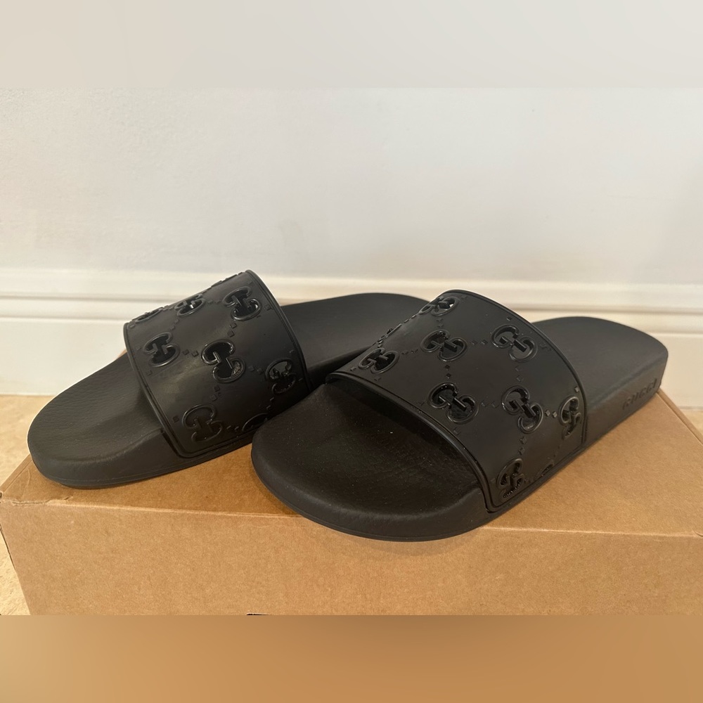 Gucci GG Rubber Slides - Unisex Size 9US BRAND NEW AUTHENTIC!!!